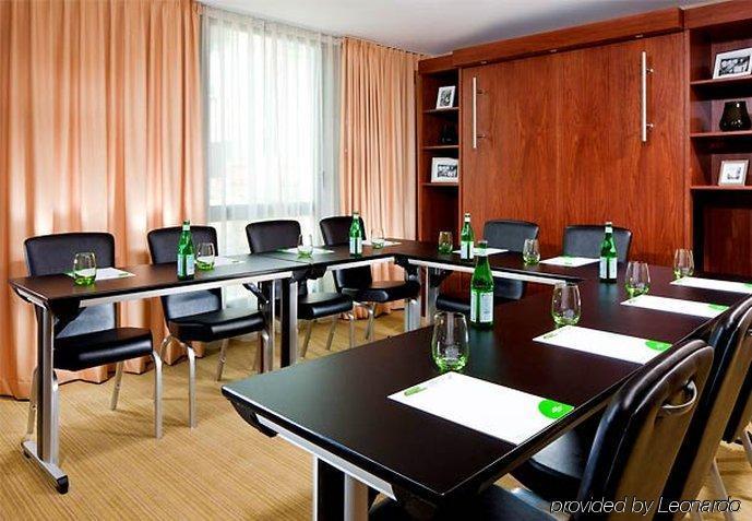 Courtyard By Marriott Paris Hotel Arcueil