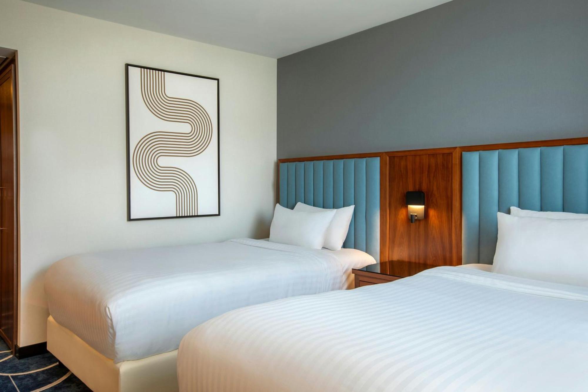Courtyard By Marriott Paris 4*