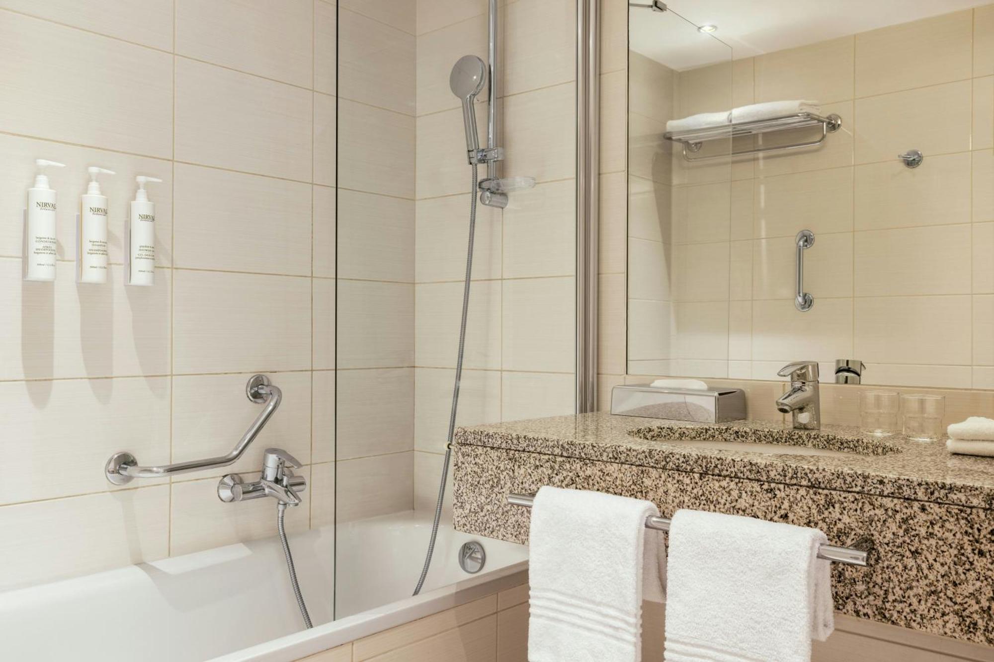 Courtyard By Marriott Paris Hotel Arcueil