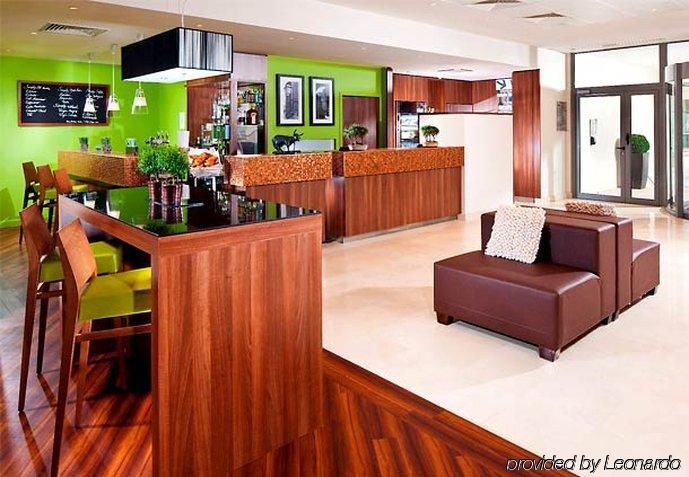 Hotel Courtyard By Marriott Paris 4*
