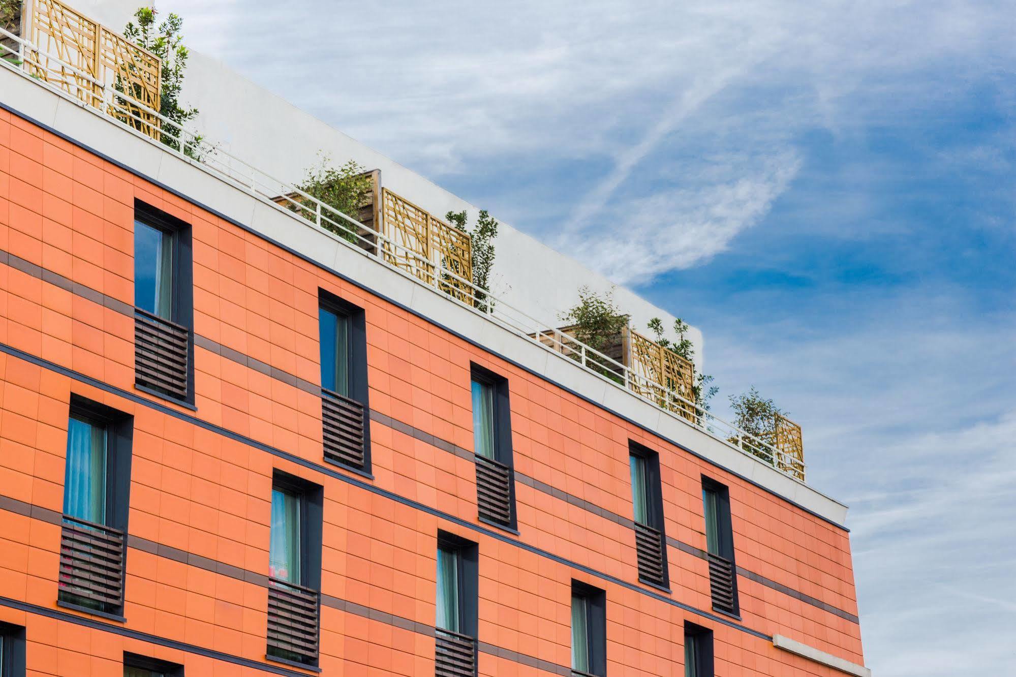 Courtyard By Marriott Paris 4*